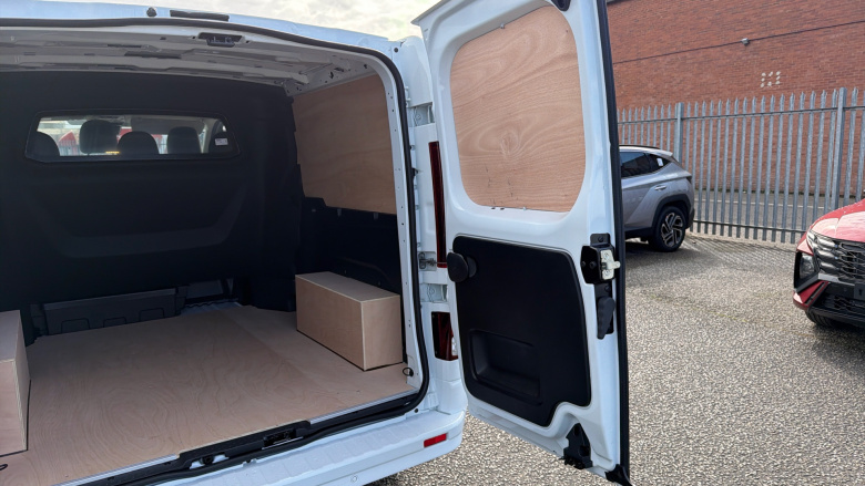 Renault Trafic Lwb Diesel LL30 Blue dCi 150 Extra [Safety] Crew Van